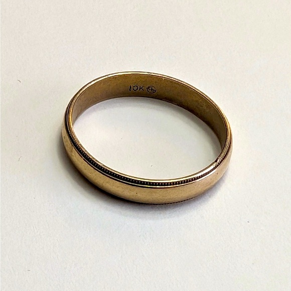 Vintage 10k gold band ring. - Picture 1 of 5